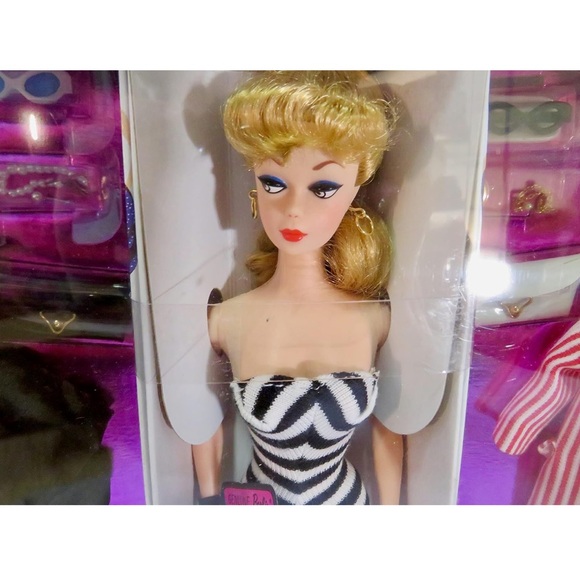 BARBIE 35th Anniversary Giftset NRFB NWT from when I own my own toy shop. - Picture 2 of 6